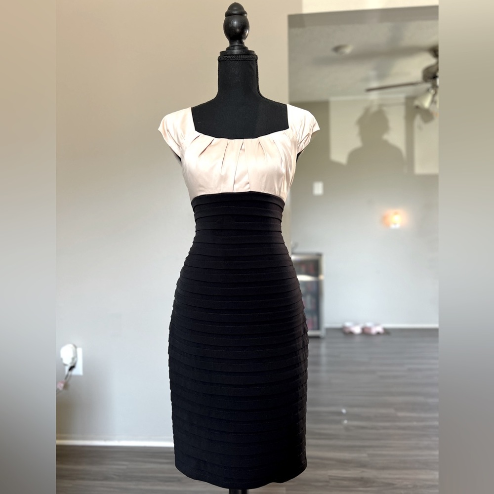 London Times Pink and Black Rippled Dress